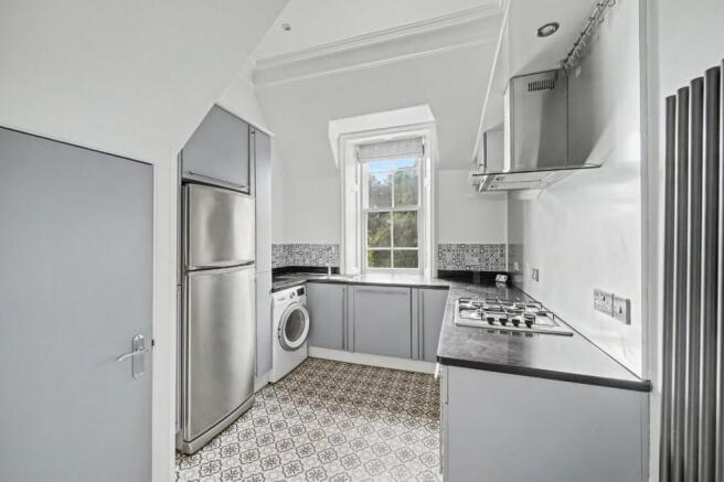 2 bed Apartment to rent Image 6