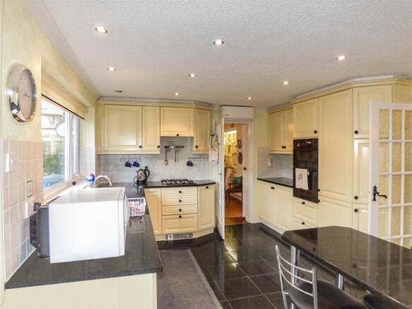 TJ00103-P-Kitchen (002).jpg