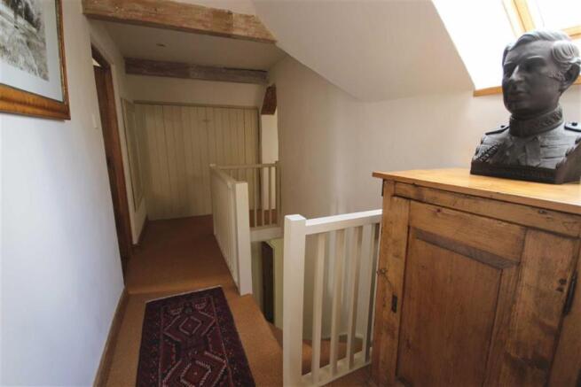 FIRST FLOOR LANDING
