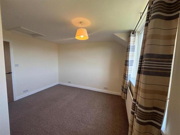 bedroom1.jpg