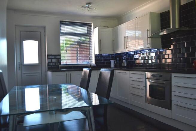 Breakfast Kitchen S66 3RG