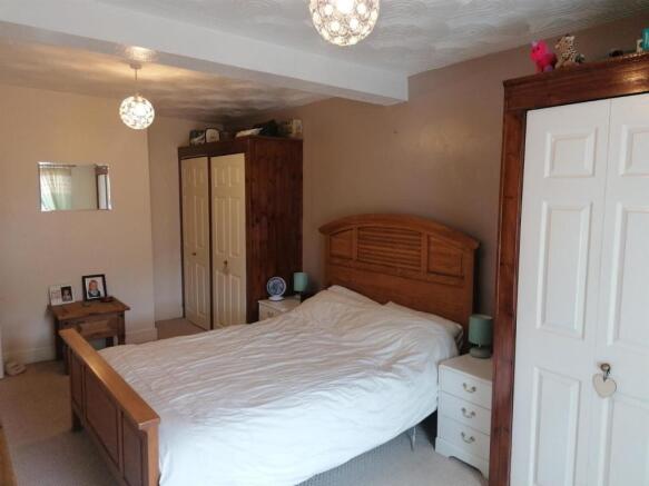 BEDROOM 1 (FRONT)