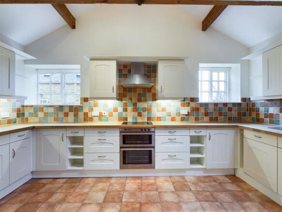 Kitchen a.jpg