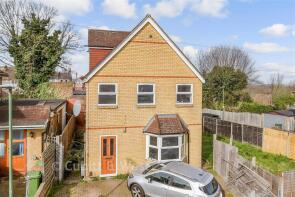 4a, The Brandries, Wallington SM6 7NA