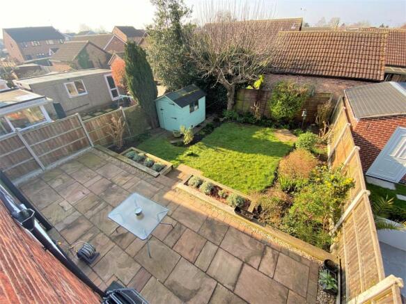 Well-Appointed Garden 826