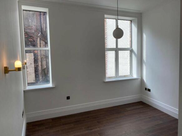 3 bed Flat to rent Image 6