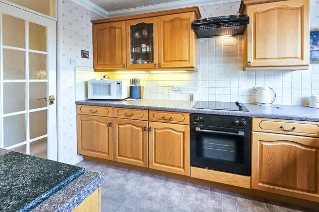 3 bed Flat for sale Image 10