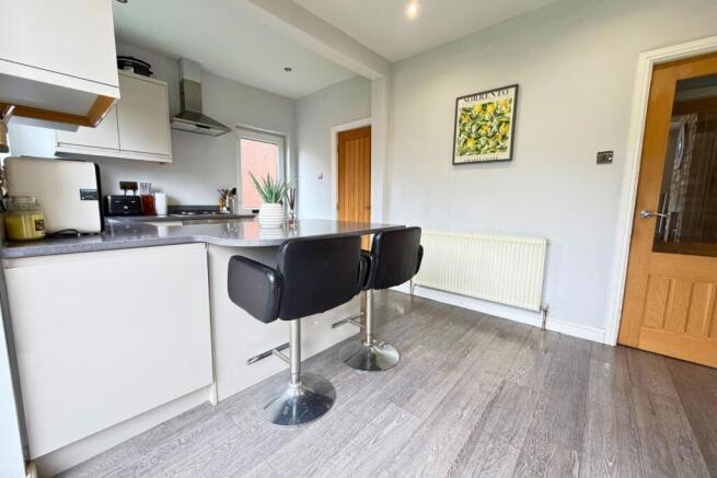 3 bed Semi-Detached for sale Image 6