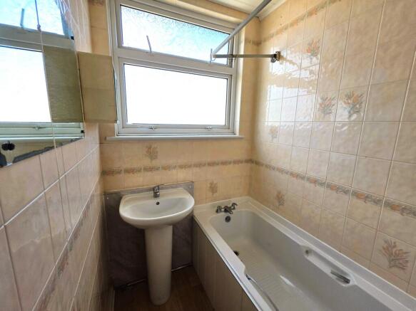 3 bed Terraced for sale Image 12