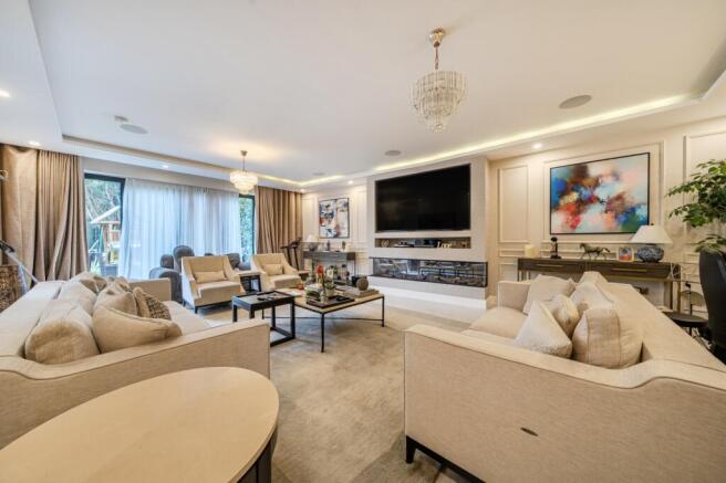 1418052-1-69a6f72...