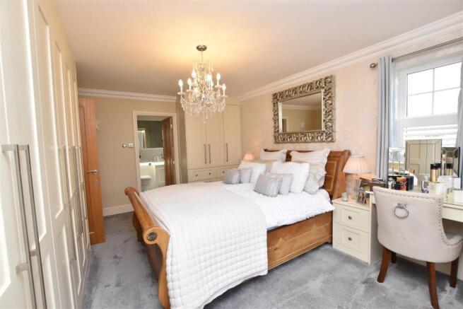 BEDROOM 1 (FRONT)
