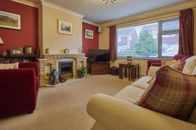 Lounge To Front