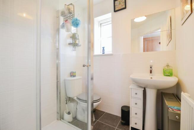 4 bed Detached for sale Image 12