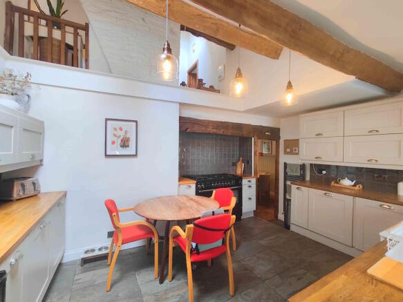 2 bed Cottage for sale Image 11