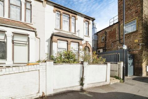 Carlyle Road, Manor Park, London, E12