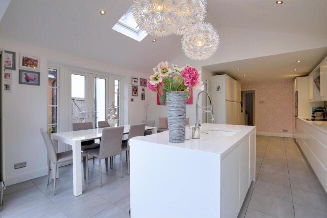 Kitchen 3.jpg