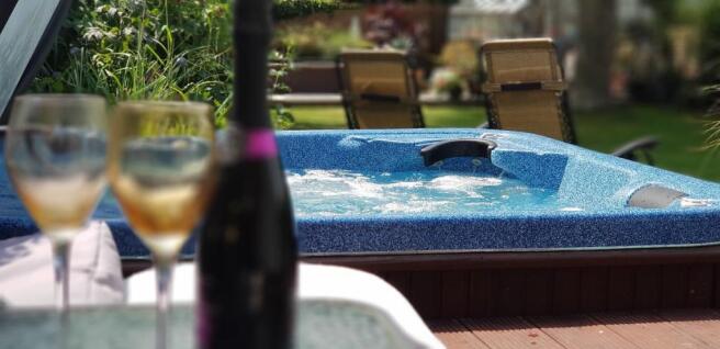 Hot tub 