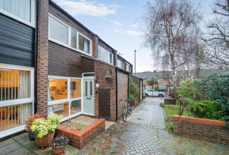 Fulwood Walk, London, SW19
