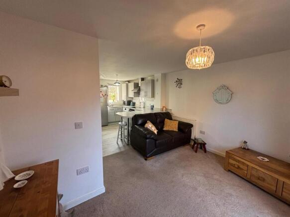 2 bed Terraced for sale Image 8