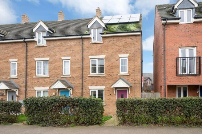 3-bed terraced on The Gables, Bourne, PE10, £225,000