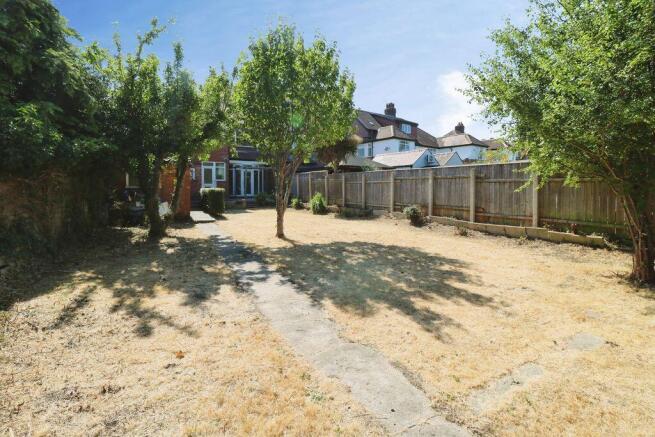 4 bed Semi-Detached for sale Image 8