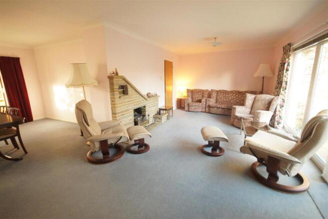 Lounge / Dining Room