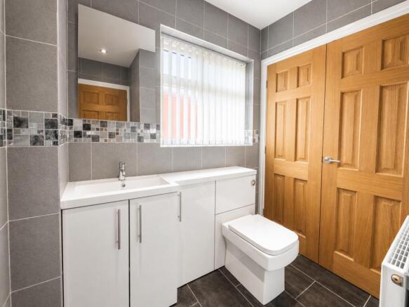 4 bed Detached for sale Image 9