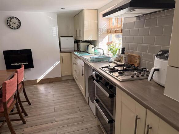 2 bed Terraced for sale Image 6