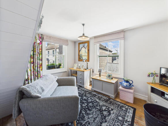 CAM05627G0-PR0008-STILL025