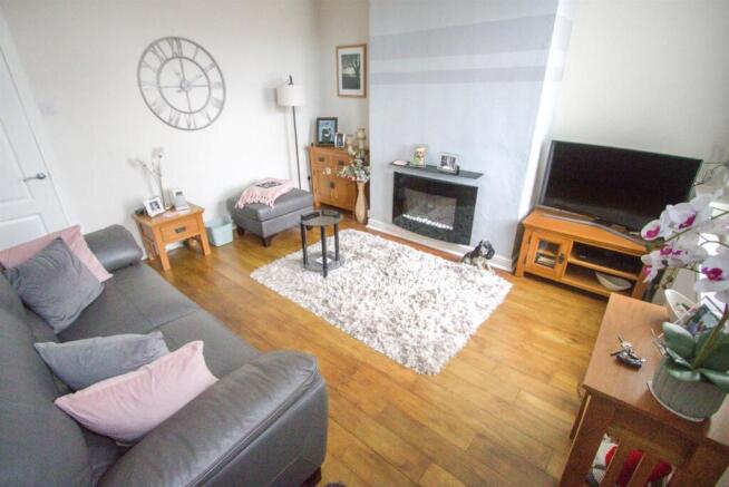 LOUNGE 1.1.jpg