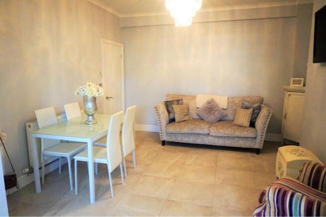 Lounge/Dining Room