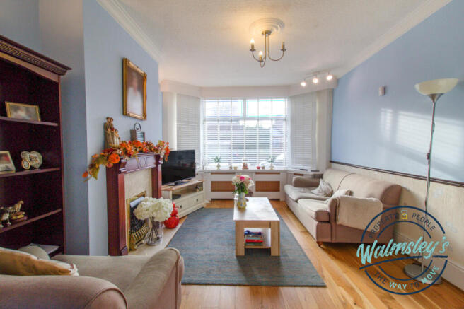 Sitting room with bay