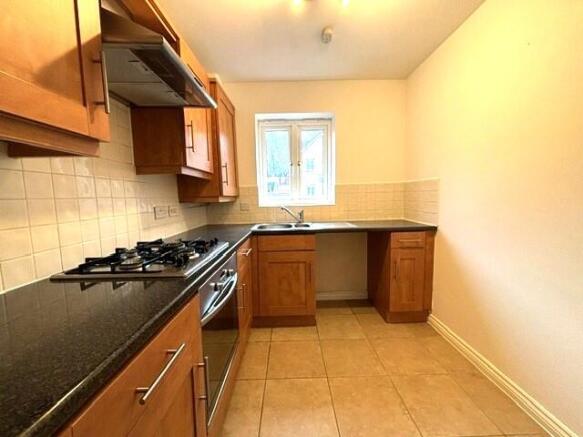 3 bed House to rent Image 5