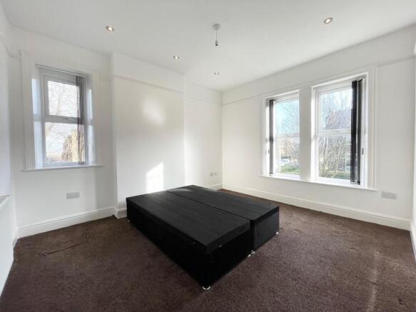 4 bed End of Terrace to rent Image 11