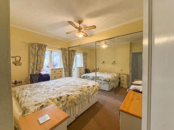 Crown Lane, Theale, RG7 photo 4