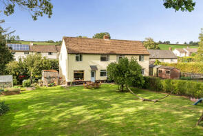 2, Courtenay Cottages, Road Heading South To Washfield, Tiverton EX16 9RE