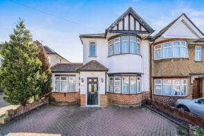 20, Appledore Avenue, Ruislip HA4 0UU