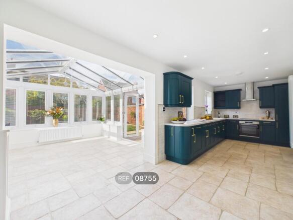 Kitchen / Dining room