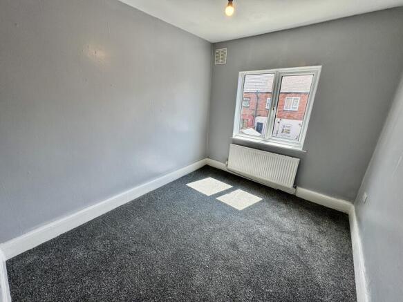 2 bed House to rent Image 10