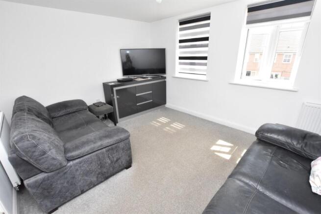 4 bed Semi-Detached for sale Image 9