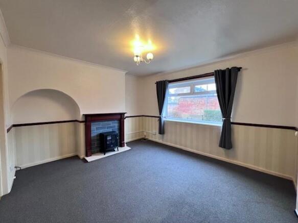 68 Laurel Crescent lounge.jpg