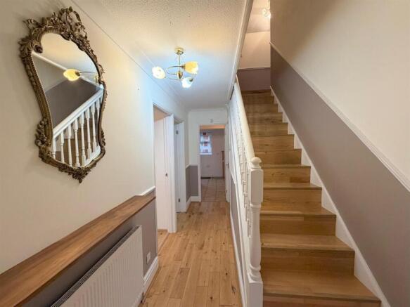 22 Northfield - Entrance Hall.jpeg