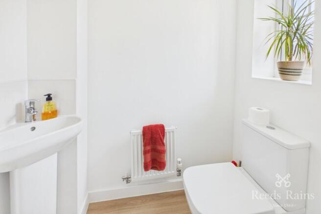 3 bed Semi-Detached for sale Image 12