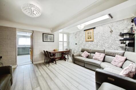 Chestnut Avenue North, Walthamstow, E17