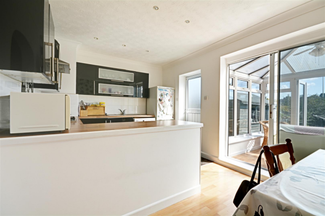 Kitchen/ Breakfast Room
