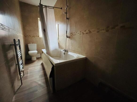 Bathroom / WC: