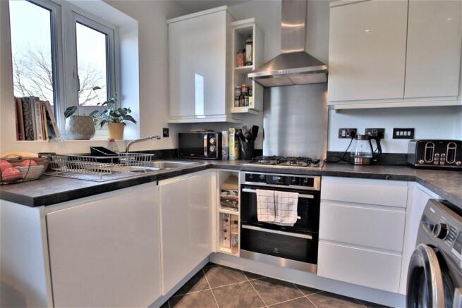 Langley Grove, Twyning - Kitchen/Diner