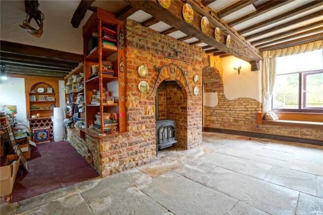 5 bed Detached for sale Image 9