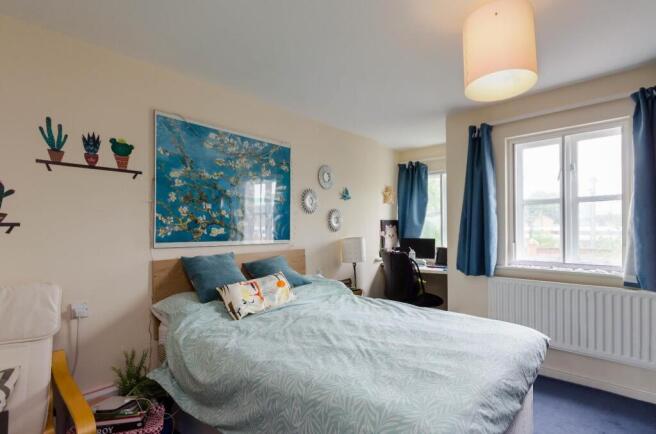 2 bed Terraced to rent Image 4