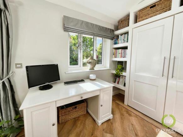 Photo 12